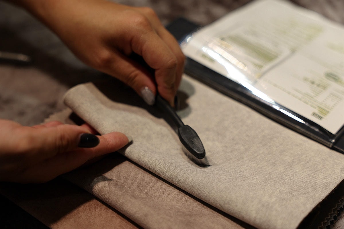 20251108-y841n 20251108-y841n