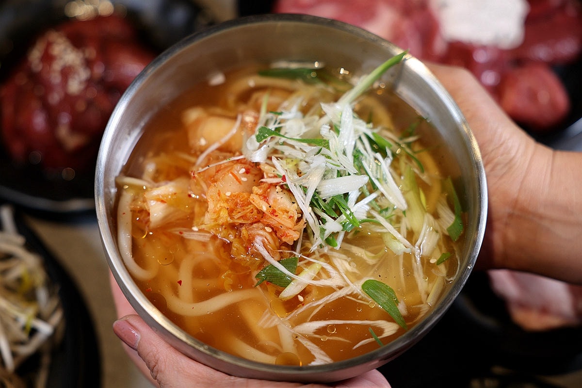 20251109-jv7pu 20251109-jv7pu