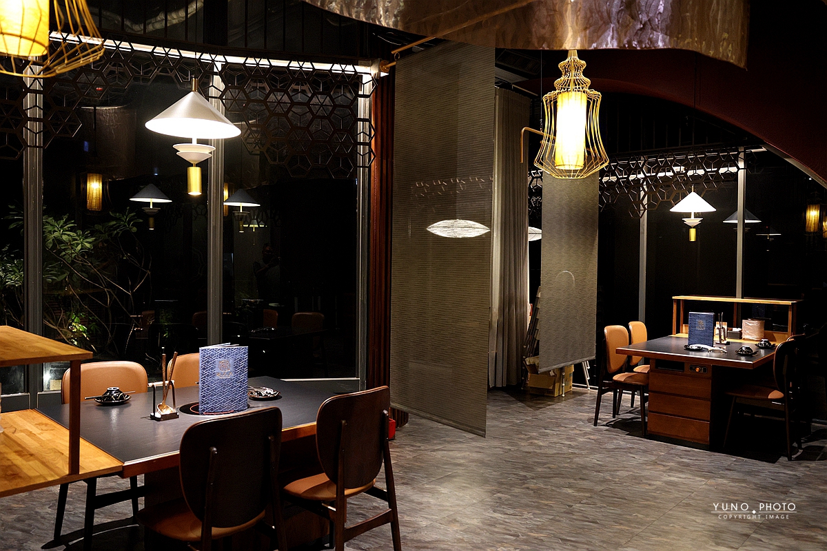 孫太太山海惠中行館|全台最貴!台中西屯吃到飽天花板 全台首創活體帝王蟹吃到飽 奢華龍蝦、A5和牛無限續點 - 第5張圖 孫太太山海惠中行館|全台最貴!台中西屯吃到飽天花板 全台首創活體帝王蟹吃到飽 奢華龍蝦、A5和牛無限續點