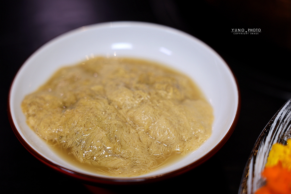 孫太太山海惠中行館|全台最貴!台中西屯吃到飽天花板 全台首創活體帝王蟹吃到飽 奢華龍蝦、A5和牛無限續點 - 第12張圖 孫太太山海惠中行館|全台最貴!台中西屯吃到飽天花板 全台首創活體帝王蟹吃到飽 奢華龍蝦、A5和牛無限續點