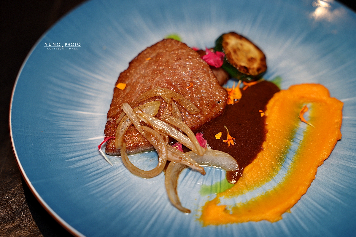 孫太太山海惠中行館|全台最貴!台中西屯吃到飽天花板 全台首創活體帝王蟹吃到飽 奢華龍蝦、A5和牛無限續點 - 第20張圖 孫太太山海惠中行館|全台最貴!台中西屯吃到飽天花板 全台首創活體帝王蟹吃到飽 奢華龍蝦、A5和牛無限續點