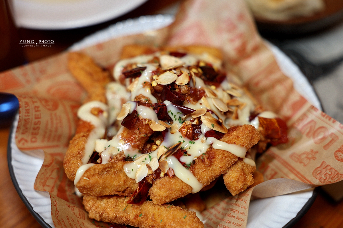 山終小鄰義大利麵專賣｜藏在逢甲巷弄的木質森林系餐廳 深夜職人義大利麵