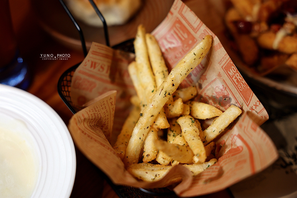 山終小鄰義大利麵專賣｜藏在逢甲巷弄的木質森林系餐廳 深夜職人義大利麵