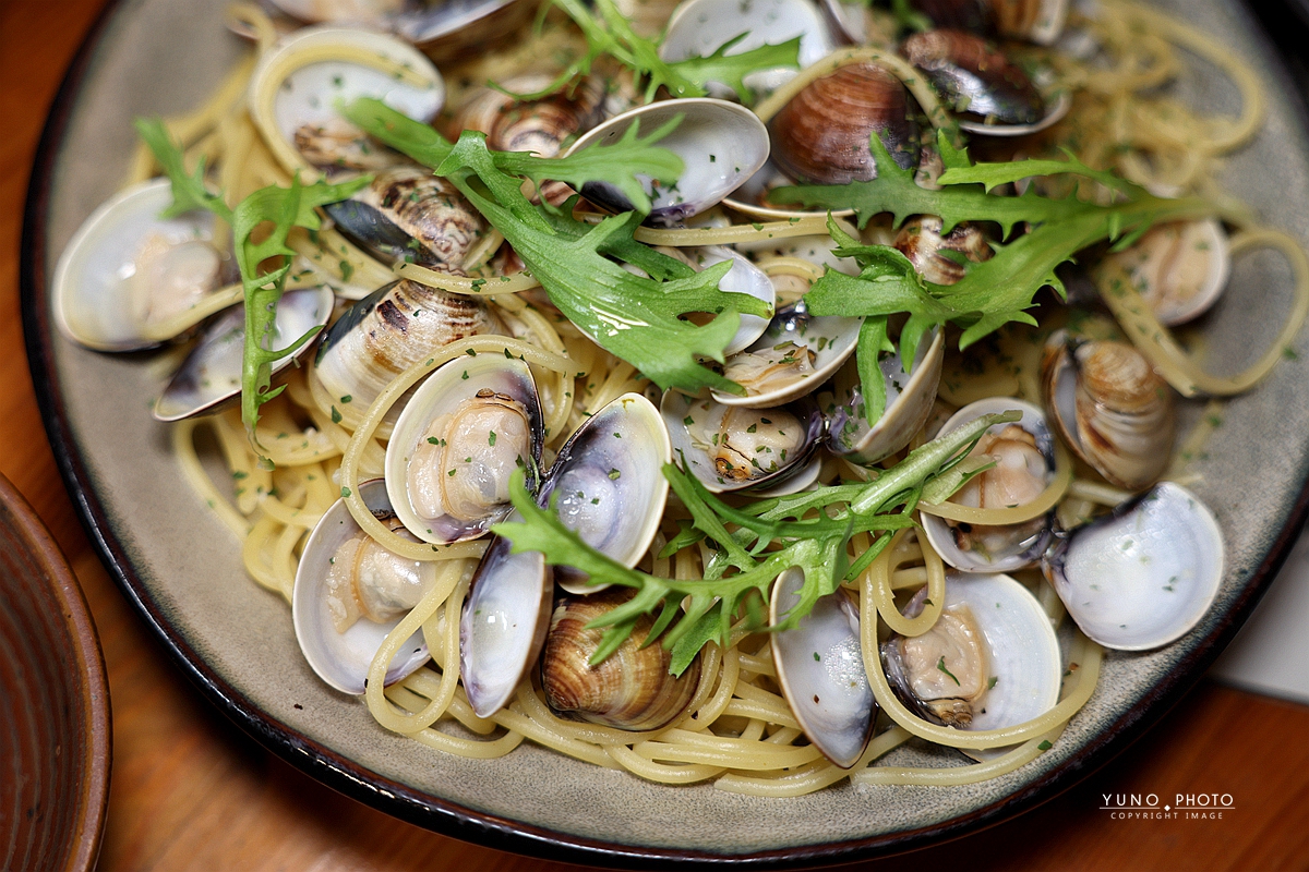 山終小鄰義大利麵專賣｜藏在逢甲巷弄的木質森林系餐廳 深夜職人義大利麵