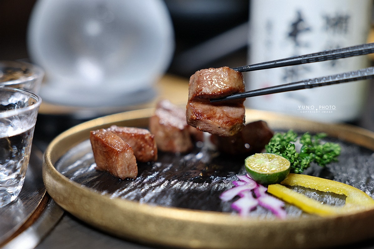 新竹燒肉推薦|極賀燒肉專賣Bar:專人代烤A5宮崎和牛、野生波紋龍蝦 從炭火香到海鮮甜都讓人停不下來 - 第24張圖 新竹燒肉推薦|極賀燒肉專賣Bar:專人代烤A5宮崎和牛、野生波紋龍蝦 從炭火香到海鮮甜都讓人停不下來