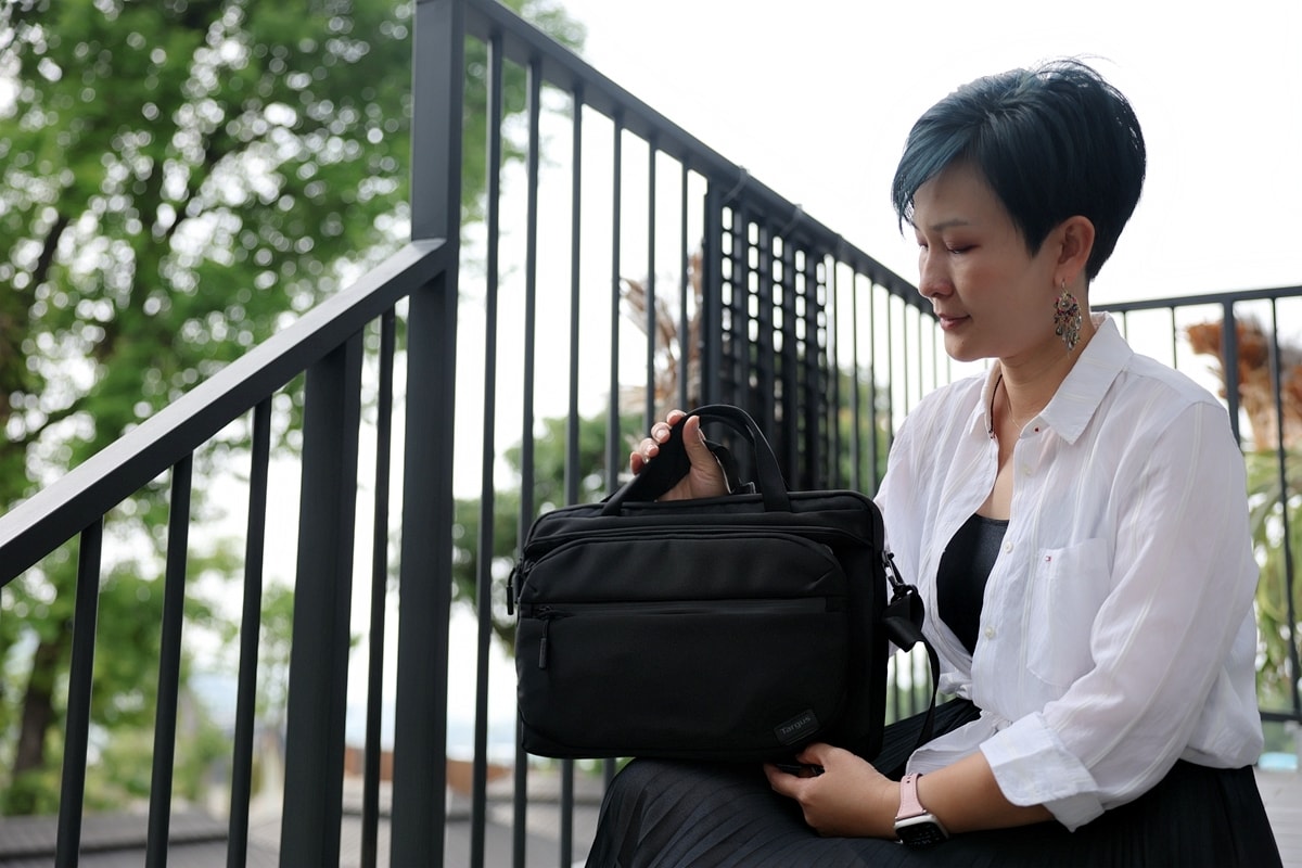 Targus Work+ 14 吋三合一多功能擴展公事包 – 黑色 (TBS969)|極簡商務美學!Targus Work+ 三合一公事包:從專業會議到下班約會,一包搞定全場! - 第31張圖 Targus Work+ 14 吋三合一多功能擴展公事包 – 黑色 (TBS969)|極簡商務美學!Targus Work+ 三合一公事包:從專業會議到下班約會,一包搞定全場!