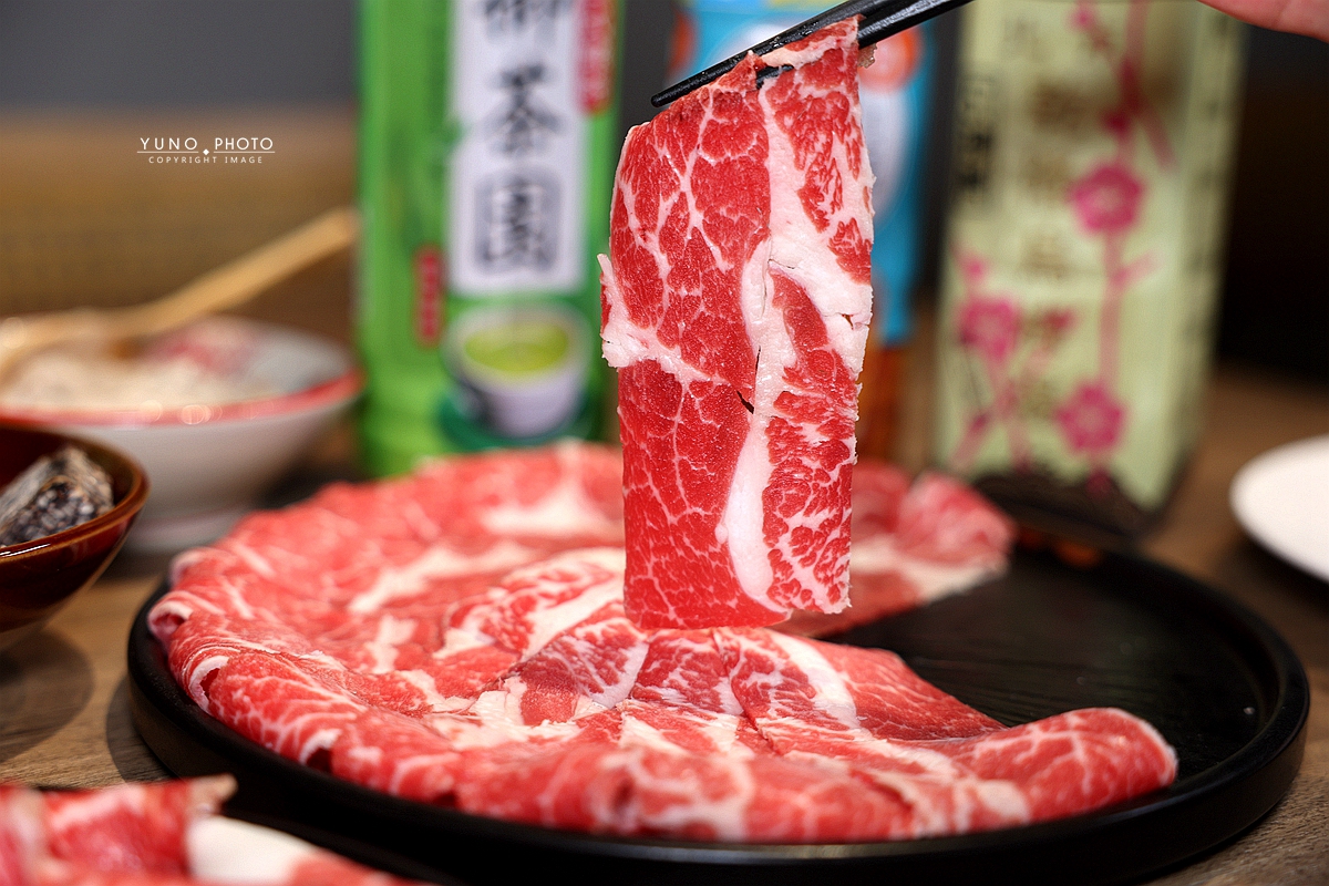 信義區私藏巷弄美食!法式大廚開的「員外佬麻辣火鍋」純天然蔬果慢熬湯底 顛覆麻辣鍋的想像 - 第1張圖 信義區私藏巷弄美食!法式大廚開的「員外佬麻辣火鍋」純天然蔬果慢熬湯底 顛覆麻辣鍋的想像