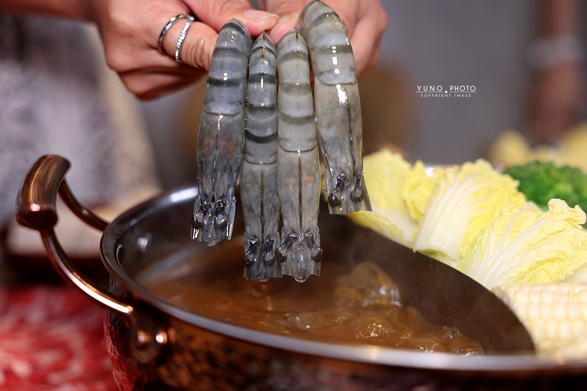 信義區私藏巷弄美食!法式大廚開的「員外佬麻辣火鍋」純天然蔬果慢熬湯底 顛覆麻辣鍋的想像 - 第35張圖 信義區私藏巷弄美食!法式大廚開的「員外佬麻辣火鍋」純天然蔬果慢熬湯底 顛覆麻辣鍋的想像