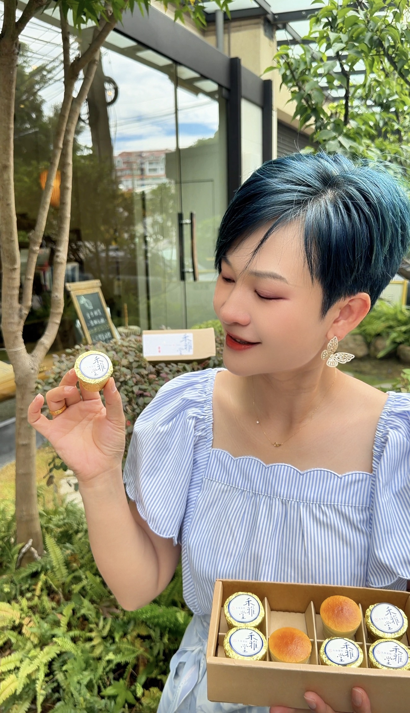 台中大坑最強隱藏伴手禮「禾雅堂經典乳酪蛋糕」像金莎一樣單顆拆、不沾手 冰淇淋般的濃郁口感 入口即化太幸福！中秋禮盒，可宅配
