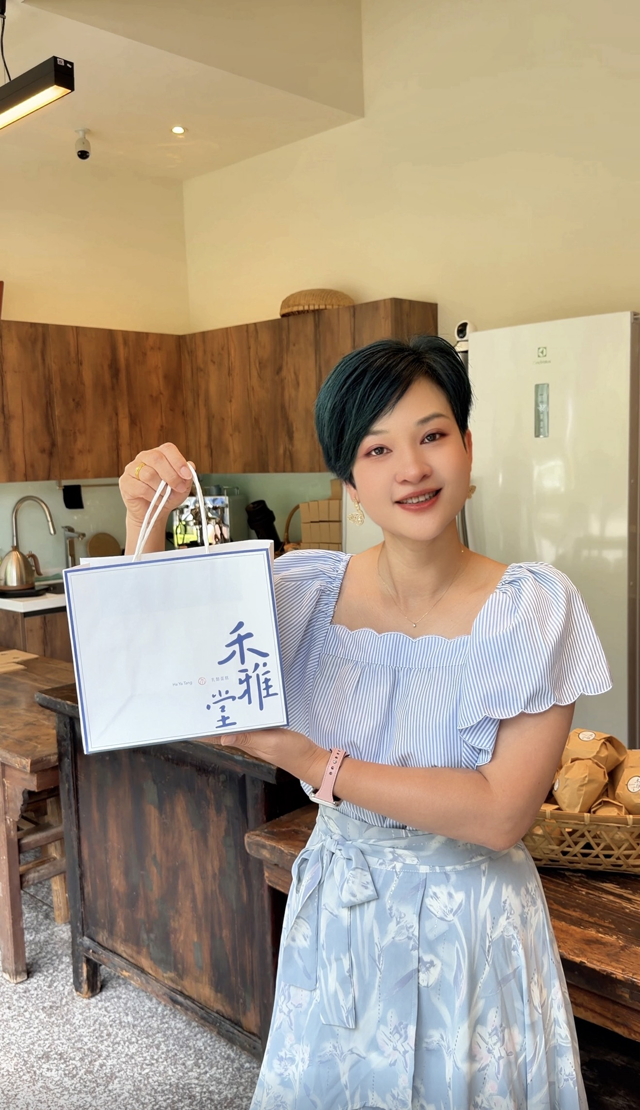 台中大坑最強隱藏伴手禮「禾雅堂經典乳酪蛋糕」像金莎一樣單顆拆、不沾手 冰淇淋般的濃郁口感 入口即化太幸福！中秋禮盒，可宅配